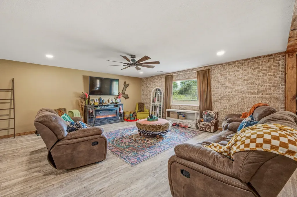 352 Seaberry Loop Graham TX 76450