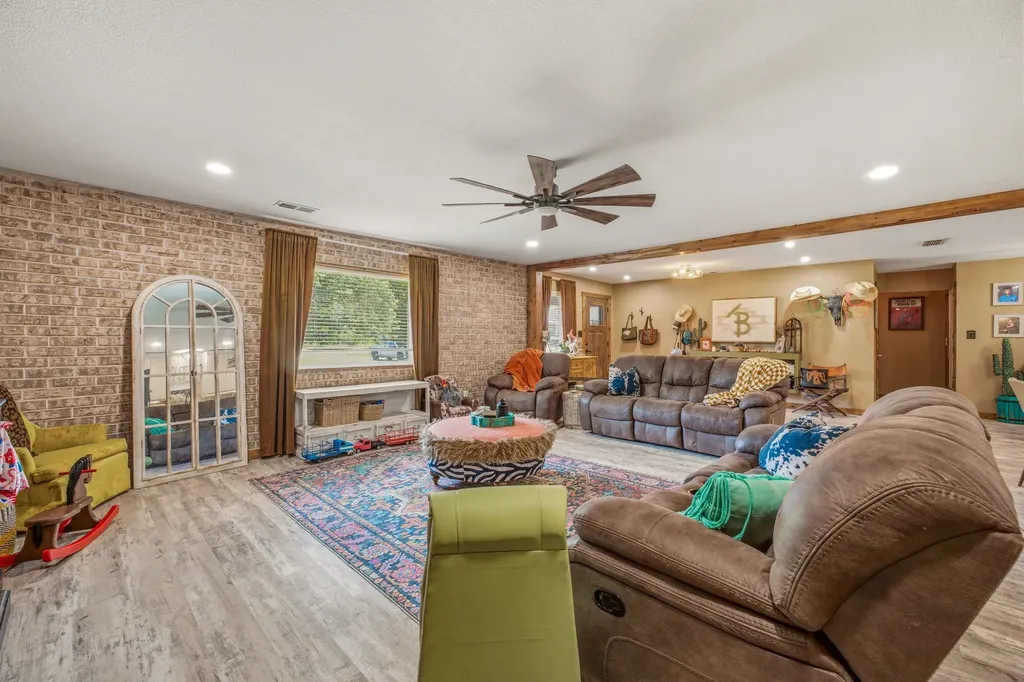 352 Seaberry Loop Graham TX 76450
