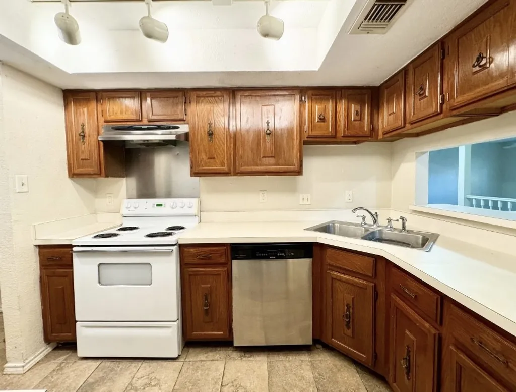 3635 Garden Brook Farmers Branch TX 75234