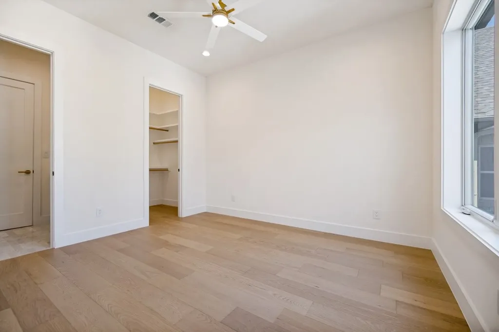 3719 W Beverly Drive Dallas TX 75209