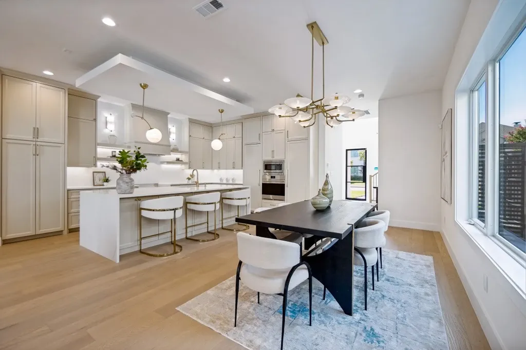 3719 W Beverly Drive Dallas TX 75209
