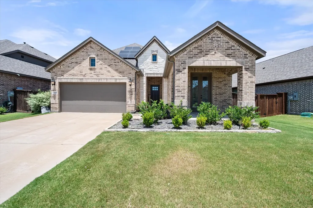 2512 Loxley Drive Mansfield TX 76084