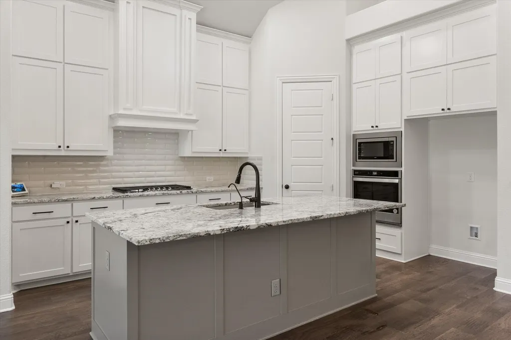 2512 Loxley Drive Mansfield TX 76084