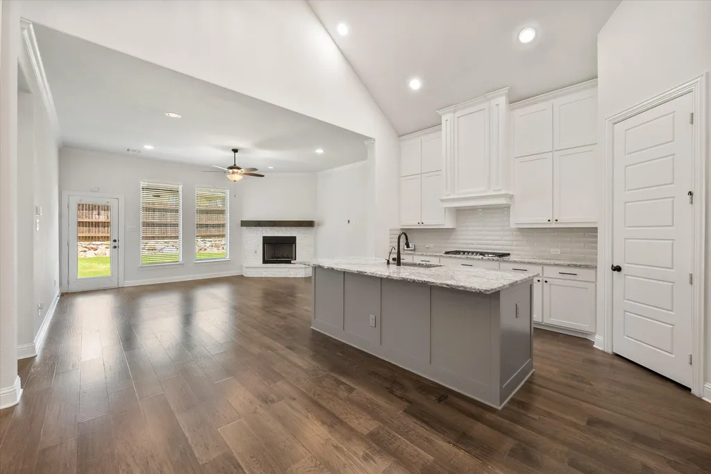 2512 Loxley Drive Mansfield TX 76084