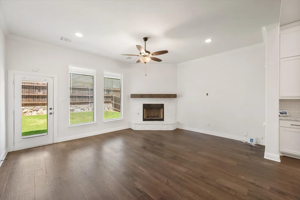 2512 Loxley Drive Mansfield TX 76084
