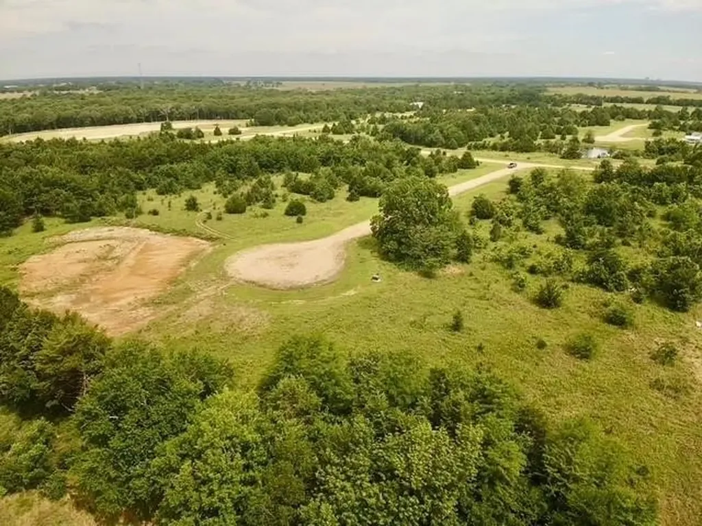 37 Red Bird Lane Colbert OK 74733