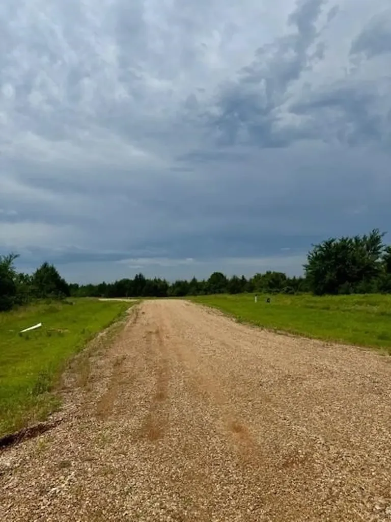 37 Red Bird Lane Colbert OK 74733