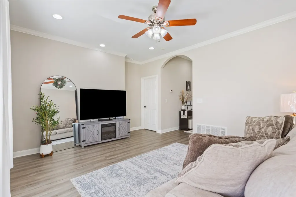 187 Ashland Drive Woodway TX 76712