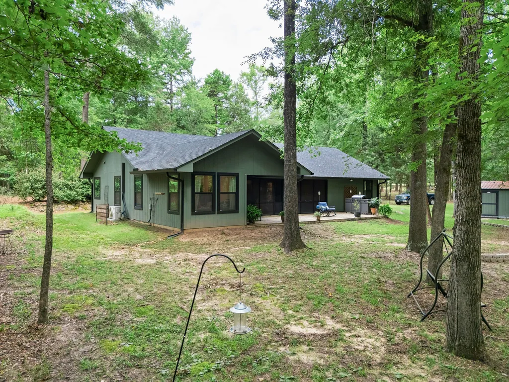237 County Road 1525 Avinger TX 75630