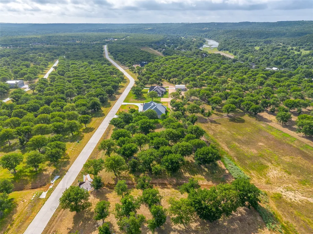 2325 E Landings S Granbury TX 76049
