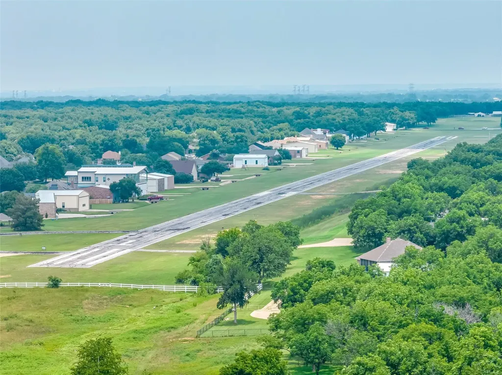 2325 E Landings S Granbury TX 76049