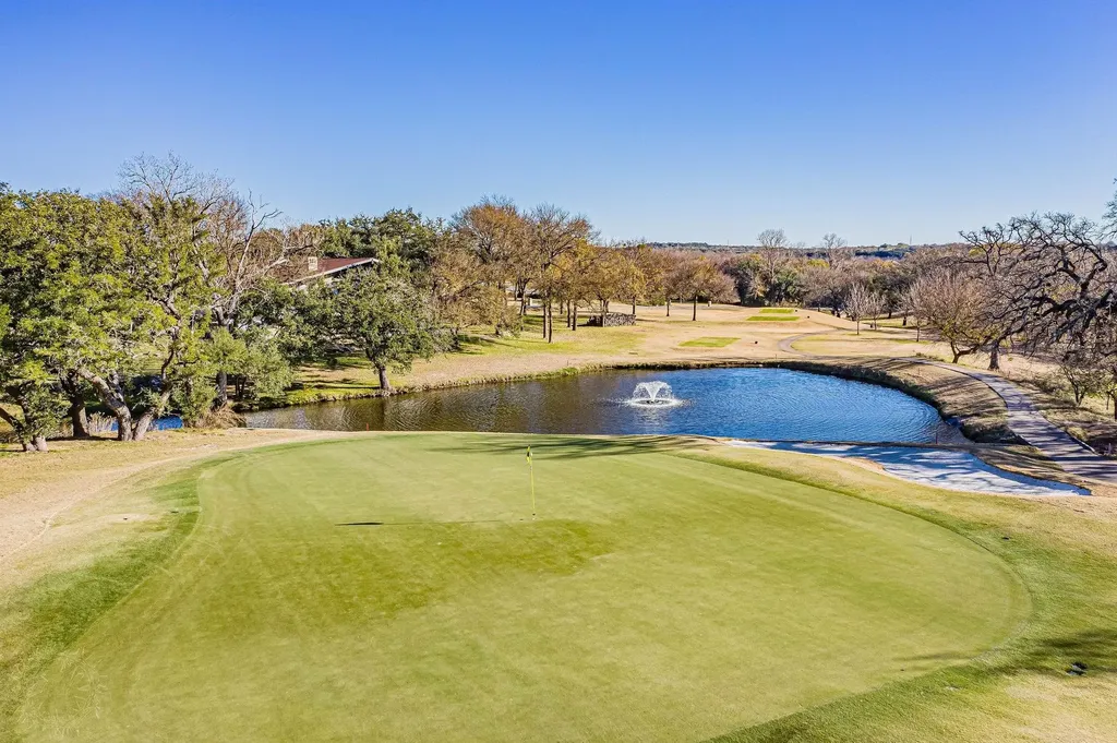 2325 E Landings S Granbury TX 76049