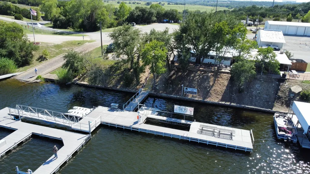 2325 E Landings S Granbury TX 76049