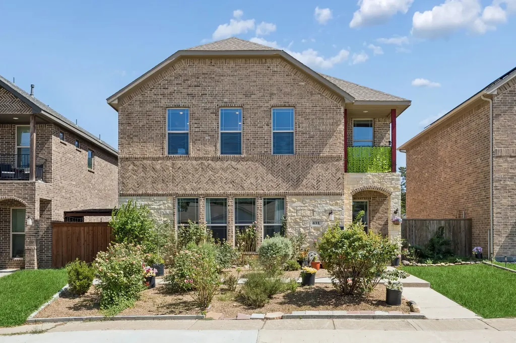 431 W Pioneer Drive Irving TX 75061