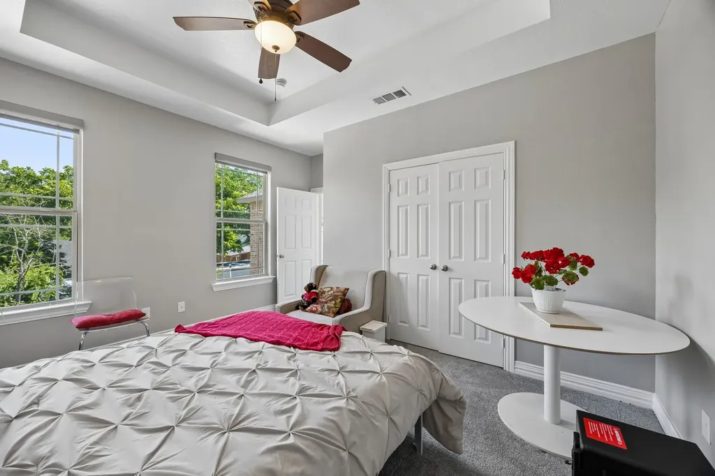 431 W Pioneer Drive Irving TX 75061
