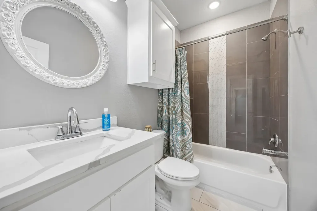 431 W Pioneer Drive Irving TX 75061