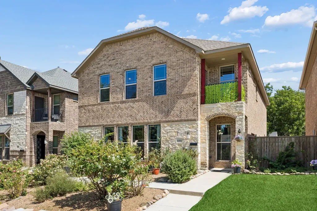 431 W Pioneer Drive Irving TX 75061