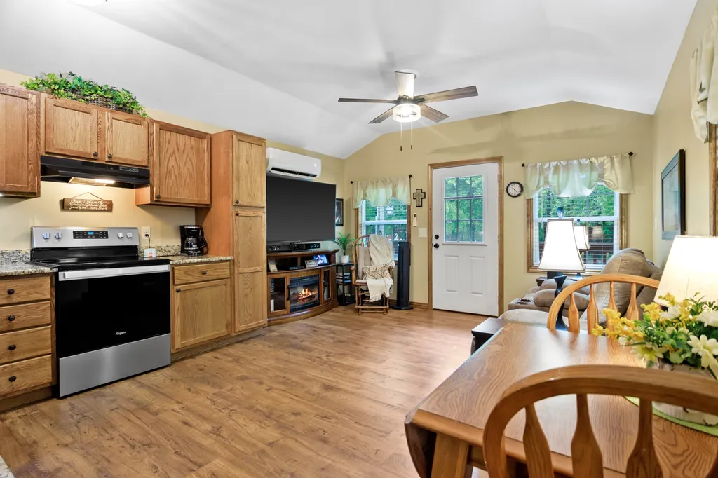 119 Private Road 52614 Pittsburg TX 75686