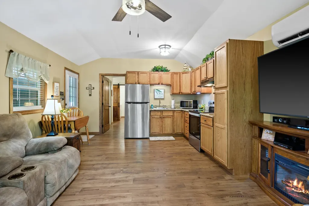 119 Private Road 52614 Pittsburg TX 75686