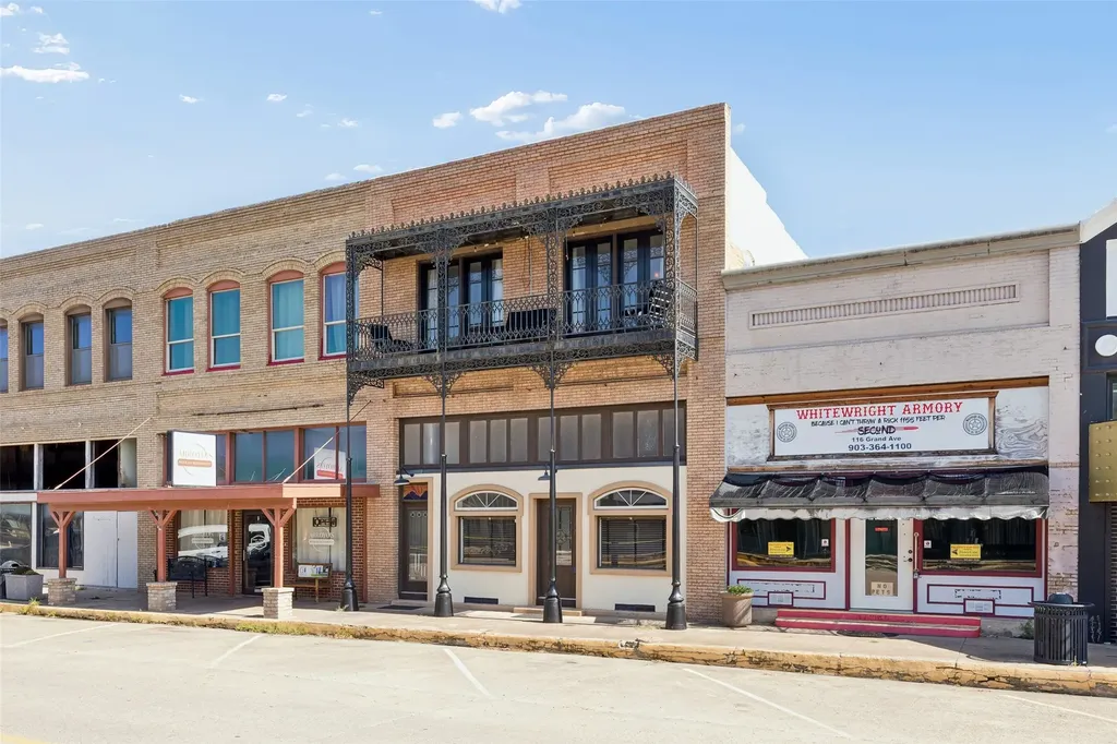 118 W Grand Street Whitewright TX 75491