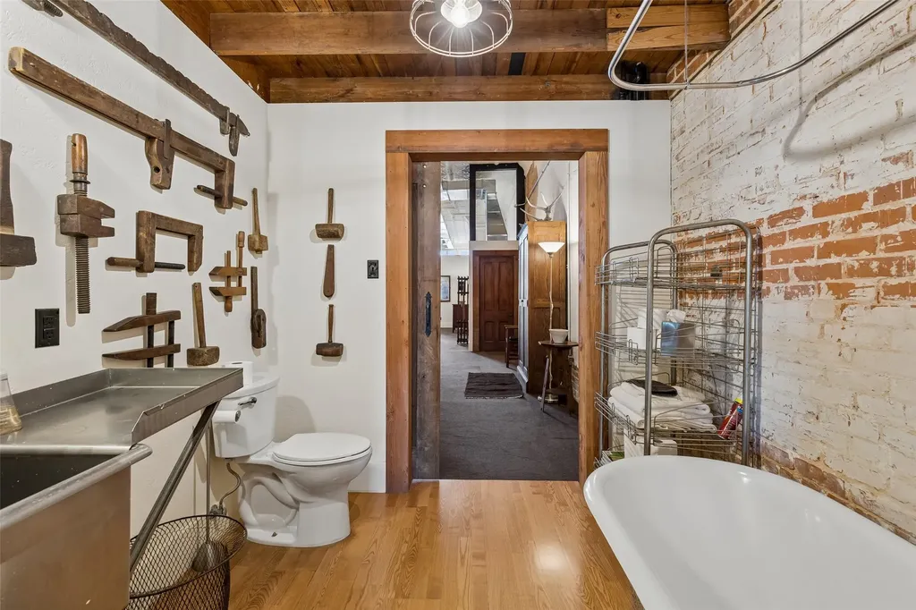118 W Grand Street Whitewright TX 75491