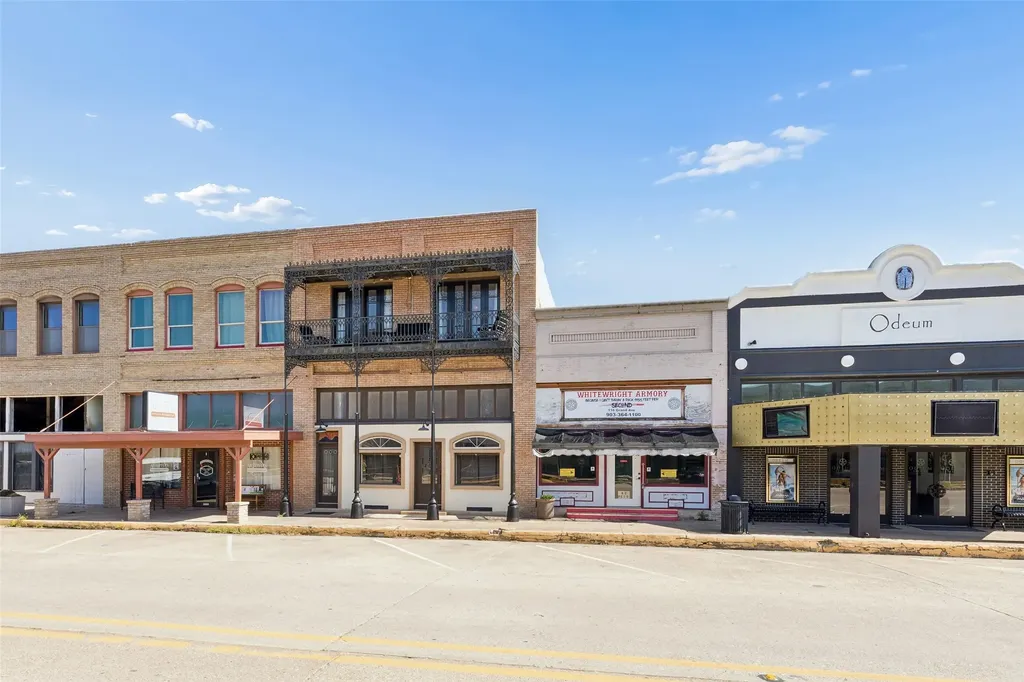 118 W Grand Street Whitewright TX 75491