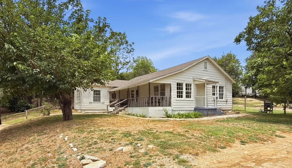 417 W Gentry Street Hamilton TX 76531