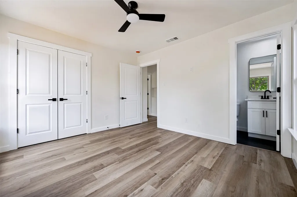 1614 W 3rd Street Irving TX 75060