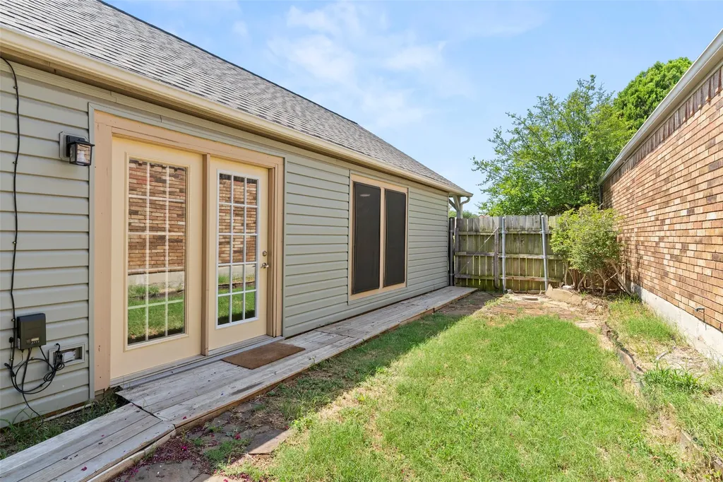 217 Teakwood Lane Lewisville TX 75067