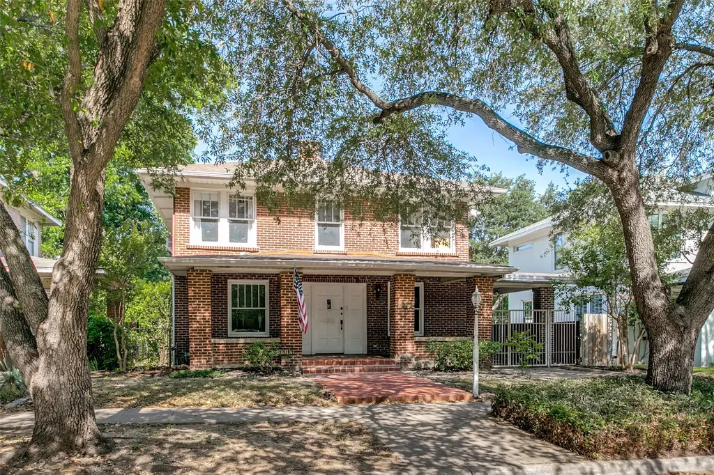 2212 Lipscomb Street Fort Worth TX 76110
