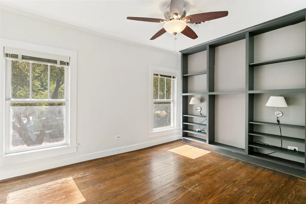 2212 Lipscomb Street Fort Worth TX 76110
