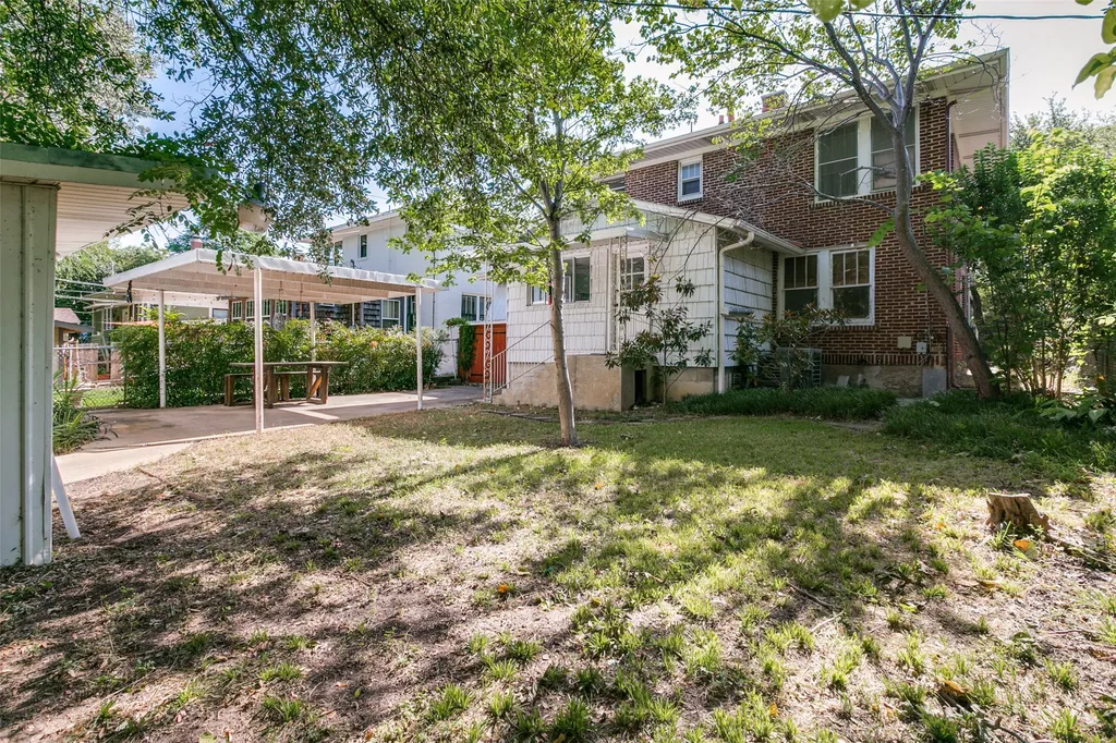 2212 Lipscomb Street Fort Worth TX 76110