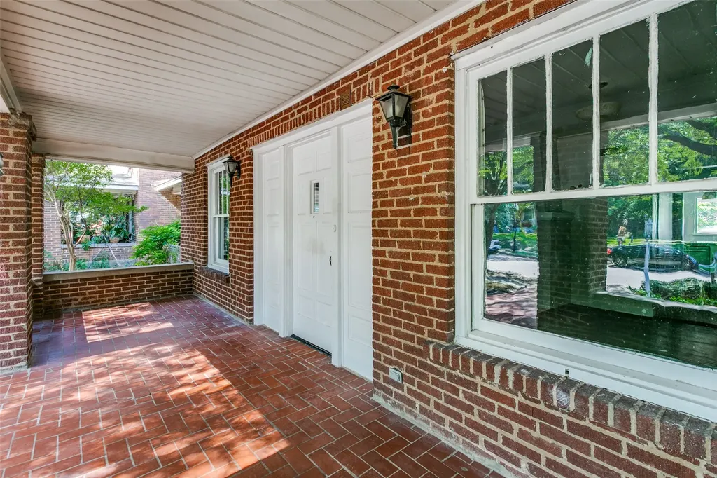 2212 Lipscomb Street Fort Worth TX 76110