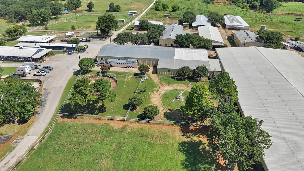 15135 E Fm 922 Tioga TX 76271