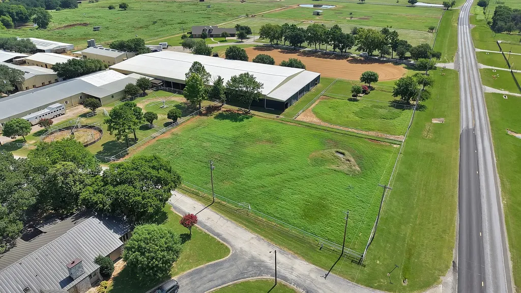 15135 E Fm 922 Tioga TX 76271