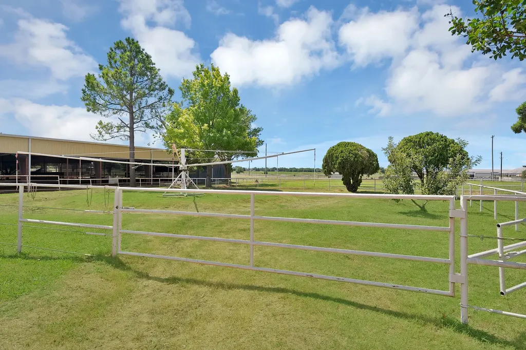 15135 E Fm 922 Tioga TX 76271
