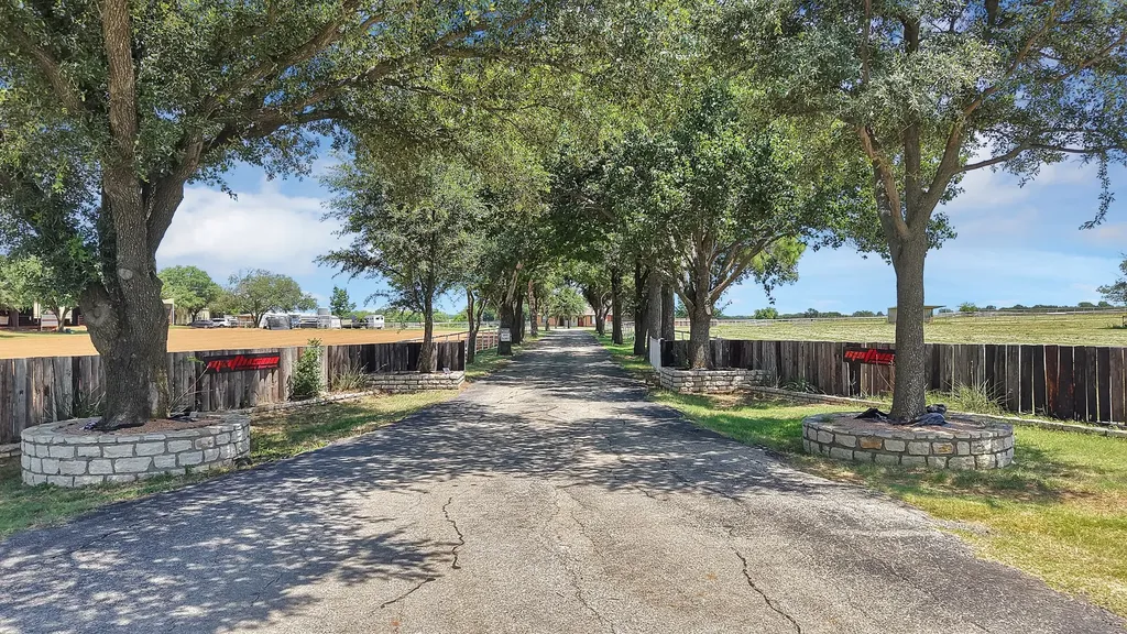 15135 E Fm 922 Tioga TX 76271