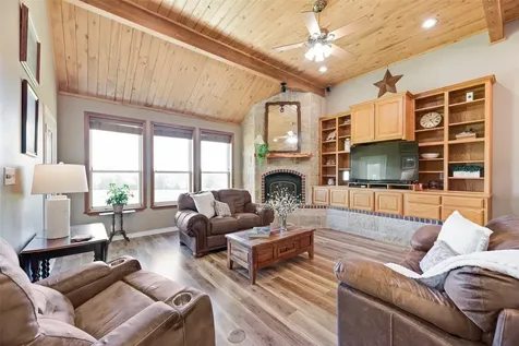3188 Us Highway 82 Bells TX 75414
