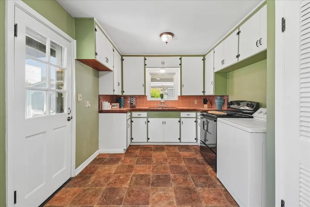 109 Casstevens Street Westworth Village TX 76114
