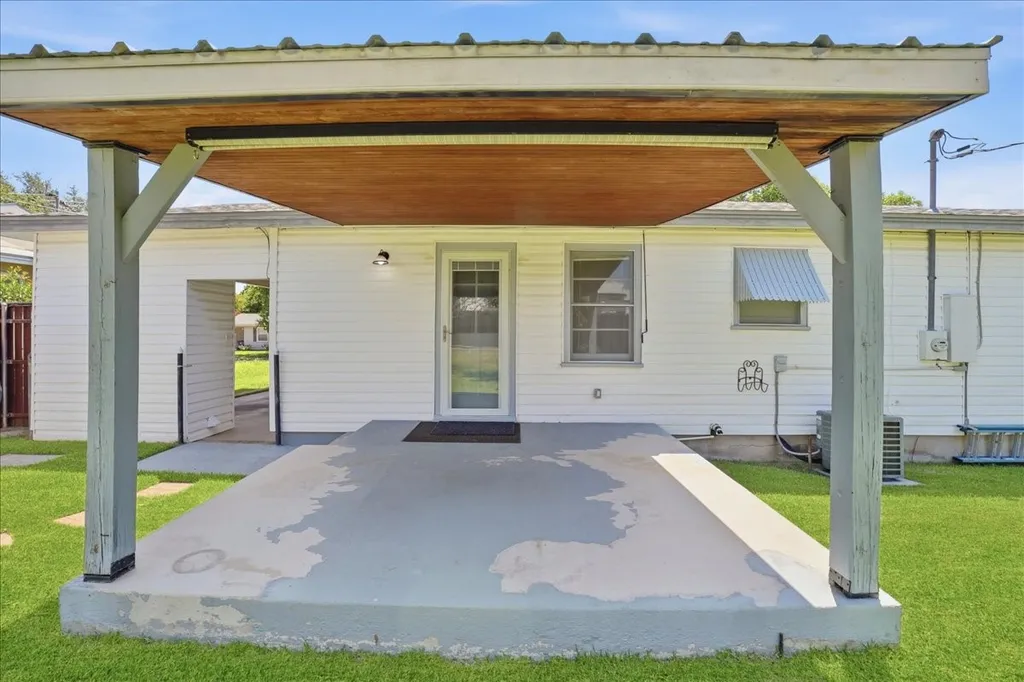109 Casstevens Street Westworth Village TX 76114