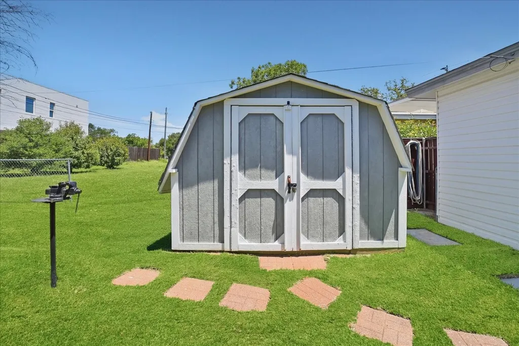109 Casstevens Street Westworth Village TX 76114