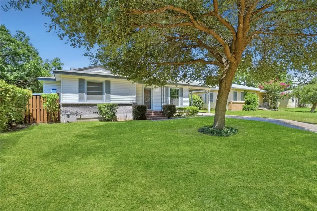 109 Casstevens Street Westworth Village TX 76114