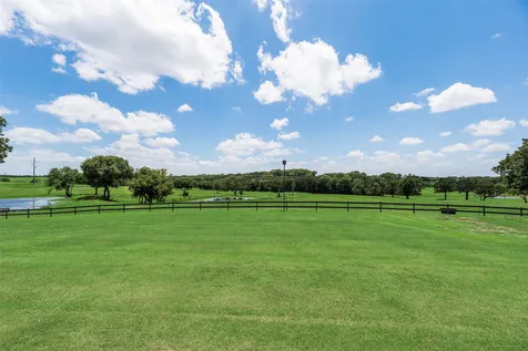 3188 Us-82 Bells TX 75414