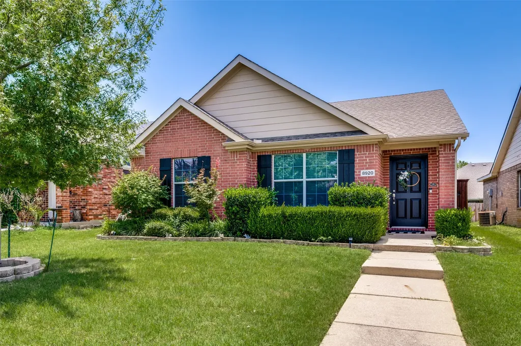 8920 Stewart Street Cross Roads TX 76227