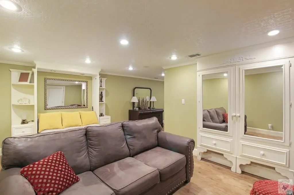 101 Runnels De Kalb TX 75559