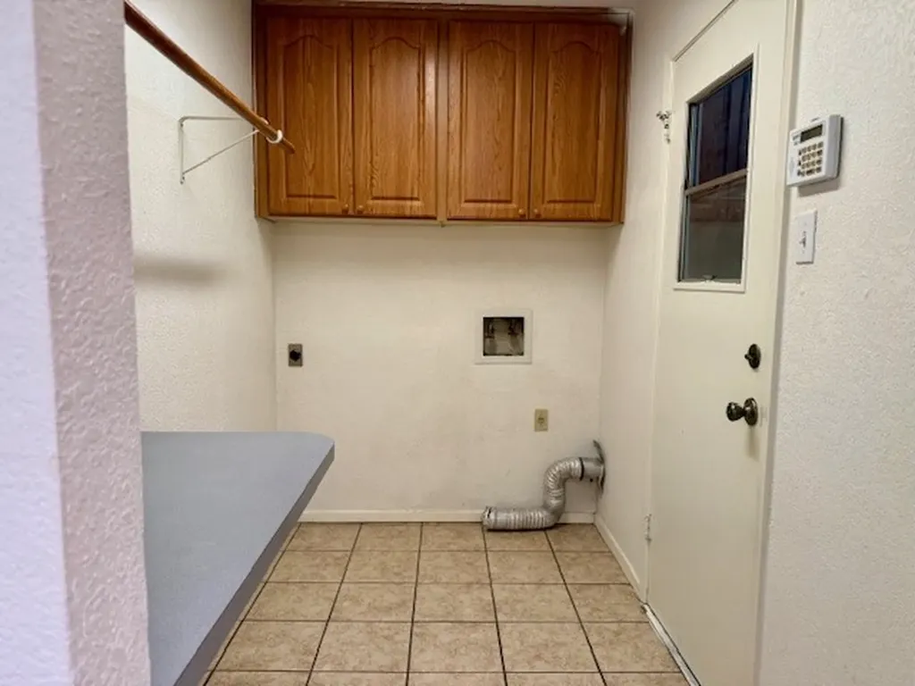 3820 Sagebrush Road Benbrook TX 76116