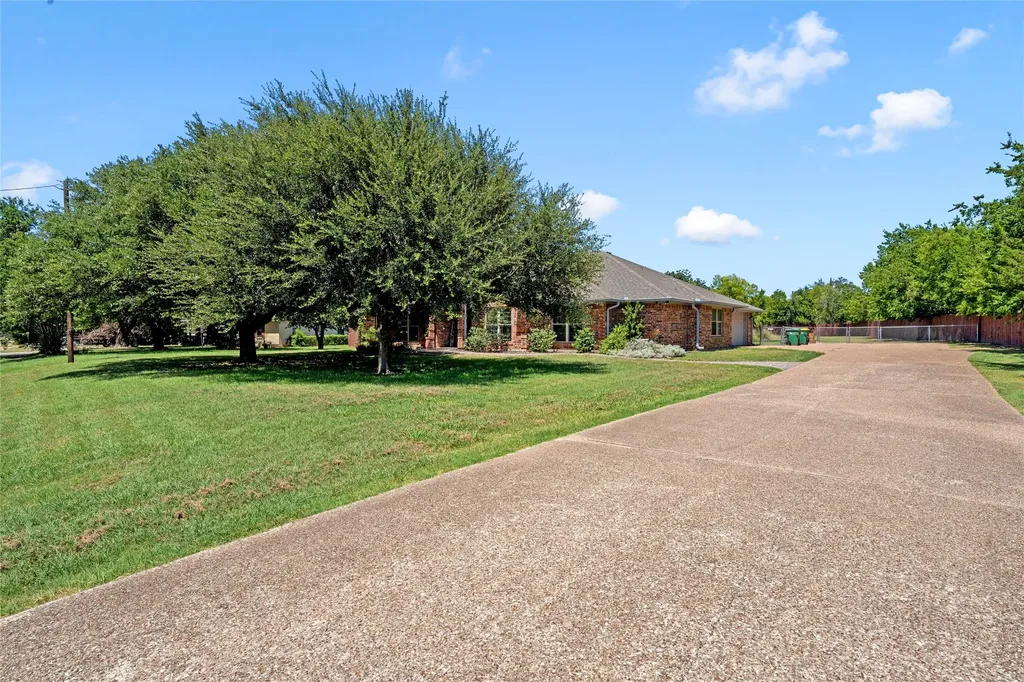 1022 S Old Robinson Road Robinson TX 76706
