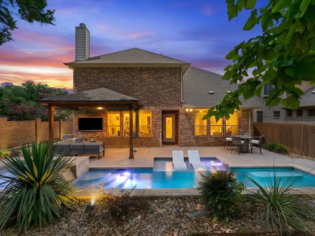 100 Griffith Court Euless TX 76039