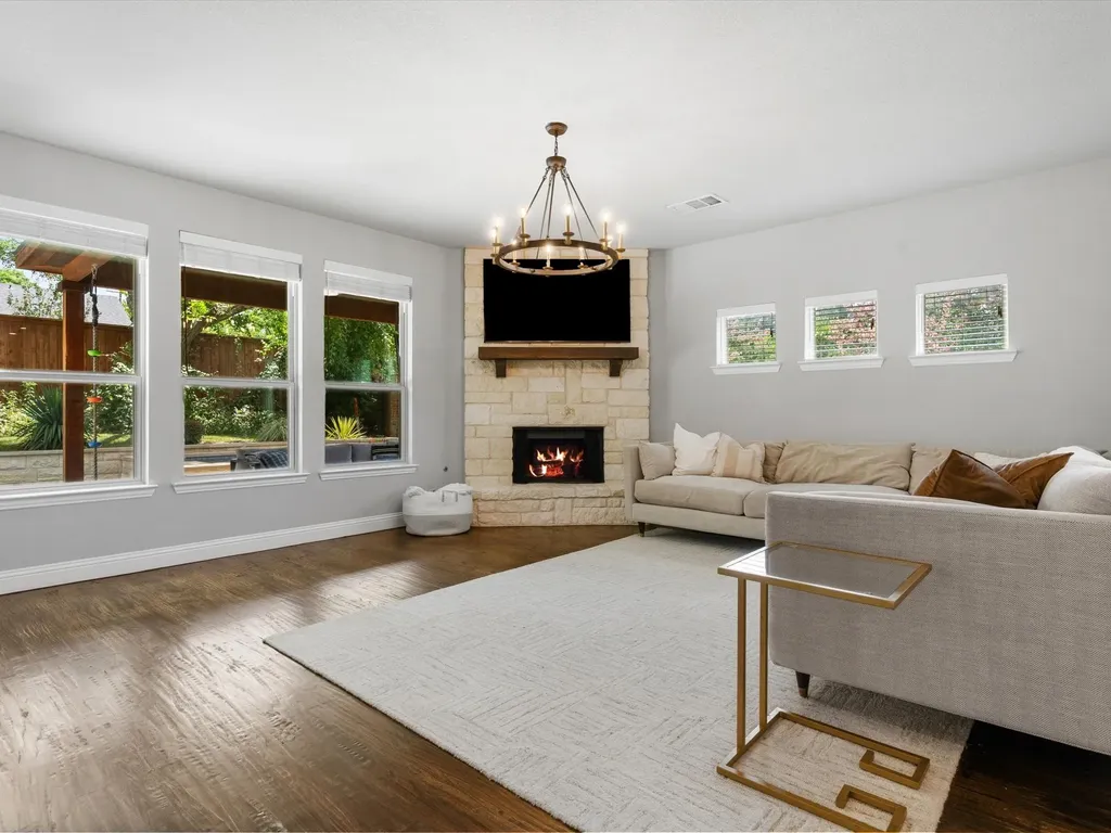 100 Griffith Court Euless TX 76039
