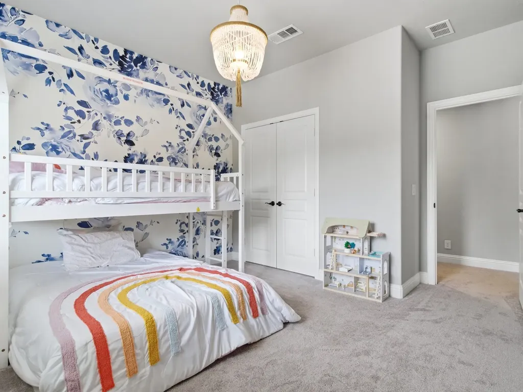 100 Griffith Court Euless TX 76039